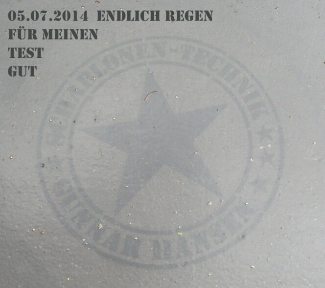 Kreidespray-Aktion auf der Straße, Sichtbarkeit nach 4 Tagen