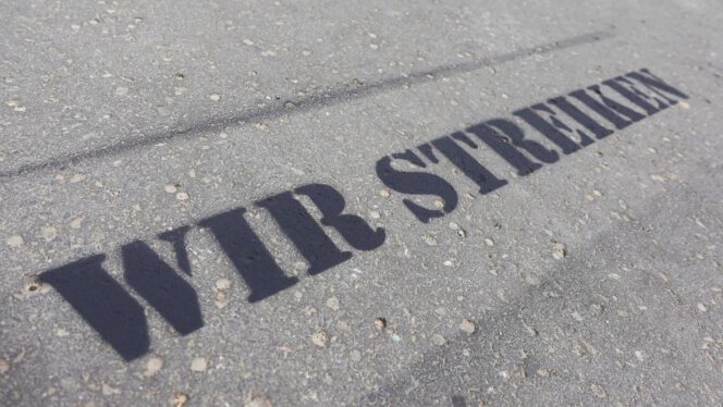 Slogan Schablone "Wir Streiken"